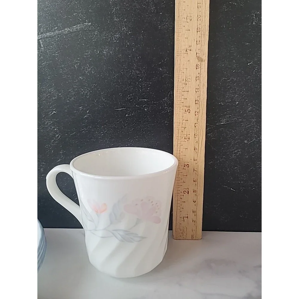 Vintage Corning USA 17 Cups And Saucers